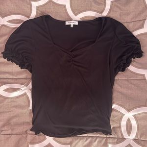 ribbed ruffle-sleeve black crop top